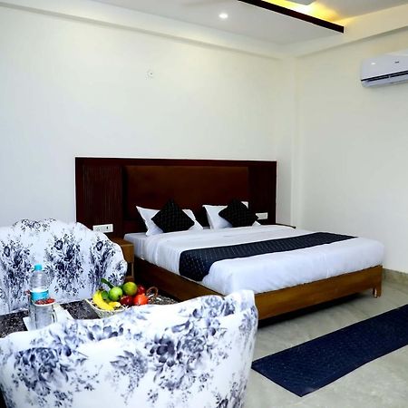 Lyf Corporate Suites - Noida Sector 19 Zewnętrze zdjęcie