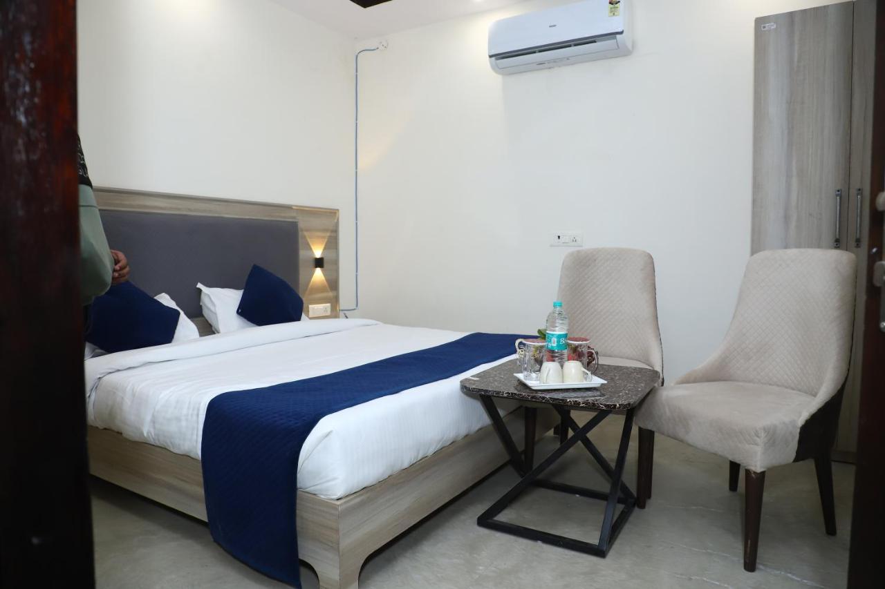 Lyf Corporate Suites - Noida Sector 19 Zewnętrze zdjęcie
