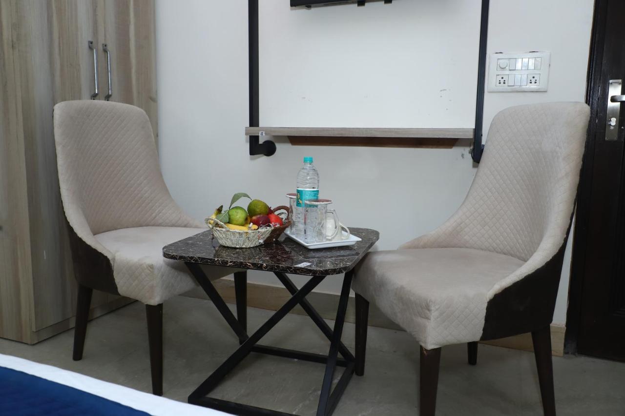 Lyf Corporate Suites - Noida Sector 19 Zewnętrze zdjęcie