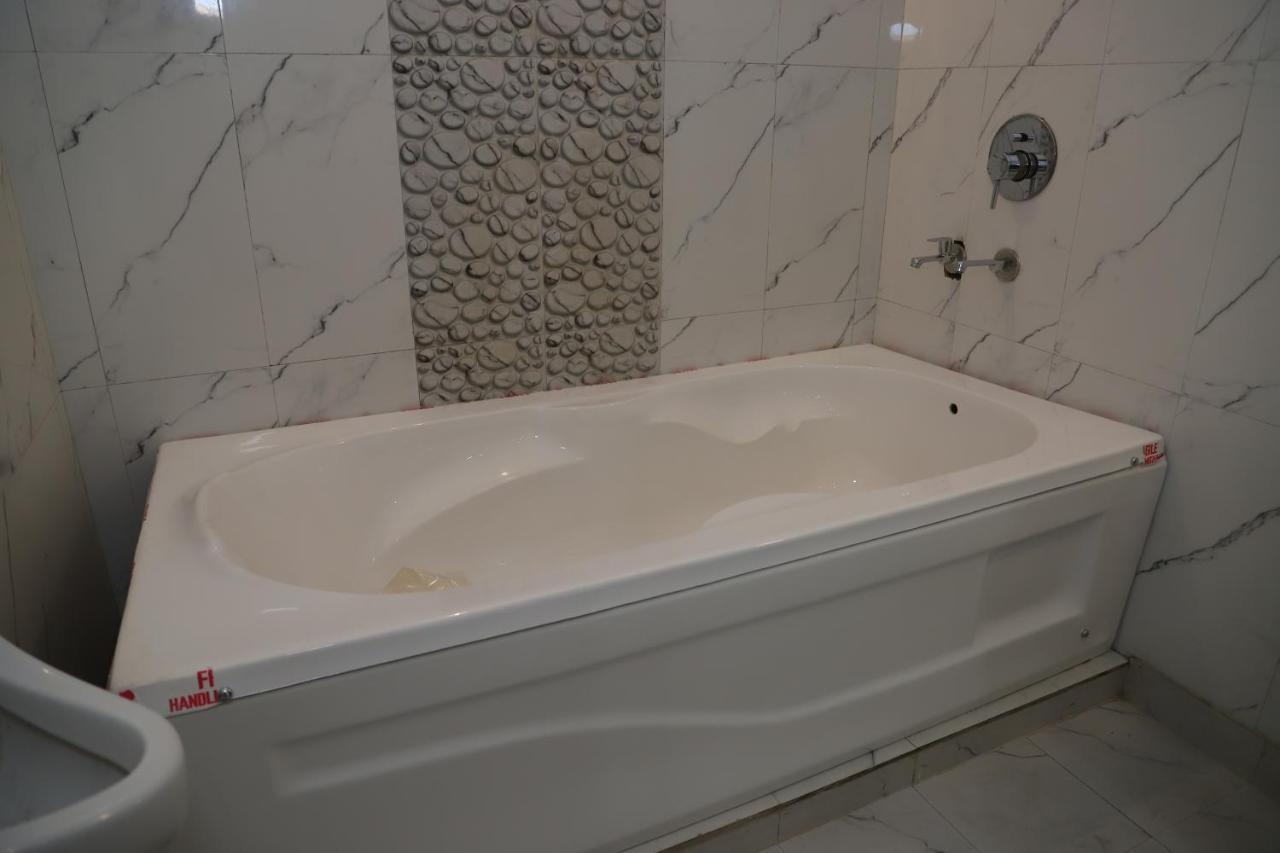 Lyf Corporate Suites - Noida Sector 19 Zewnętrze zdjęcie