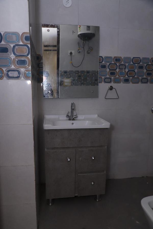 Lyf Corporate Suites - Noida Sector 19 Zewnętrze zdjęcie