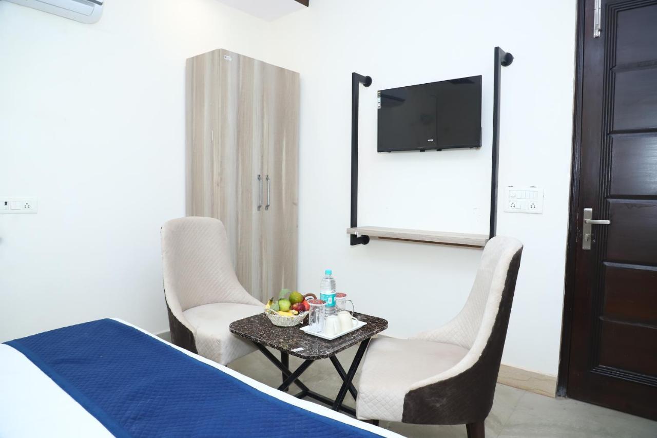 Lyf Corporate Suites - Noida Sector 19 Zewnętrze zdjęcie